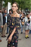 izabel_goulart_fendi_fashion_show_arrivals_in_milan_9_21_2016_5.jpg