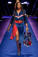 Versace_Spring_2017_Collection__3_.jpg