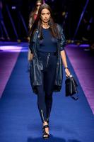 Versace_Spring_2017_Collection__4_.jpg