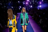 Versace_Spring_2017_Collection__3_.jpg