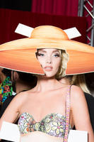 moschino_bks_i_rs17_1096.jpg
