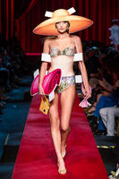 moschino_rs17_2702.jpg