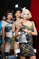 moschino_bks_i_rs17_1328.jpg