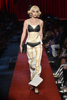 Rex_Moschino_5901971B.jpg