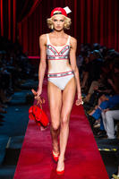 moschino_rs17_2823.jpg