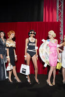 moschino_bks_i_rs17_1216.jpg
