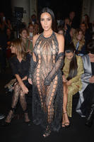 gallery_1475161353_hbz_kim_kimdarshian_balmain_getty.jpg