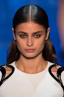 mugler_clpa_rs17_7394.jpg
