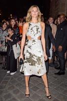 toni_garrn_arriving_at_the_l_oreal_gold_obsession_party_in_paris_10_2_2016_2.jpg