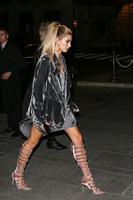 hailey_baldwin_arrives_at_a_nightclub_in_paris_10_02_2016_superiorpics_celebrity_forums_8.jpg
