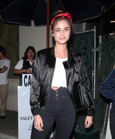 taylorh111016BZNimage11.c143a8fcef440f721822d14f1e75c3c5.jpg