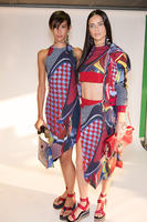 57e6d0b6a1659_versace11.c15bc51a97c3f7a6ec21e46967d1ceda.jpg