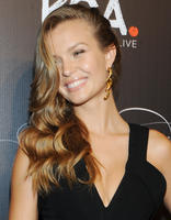Josephine_Skriver_02.jpg