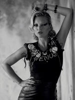 dazed_winter_2016_kate_moss_wolf_gillespie_by_ethan_james_green_04.jpeg