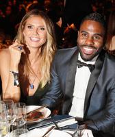 01_holding_heidi_klum_jason_derulo.jpg