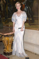 hbz_dior_arrivals_eva_herzigova.jpg