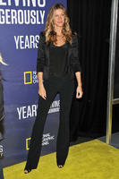 Gisele_Bundchen__National_Geographics_Years_Of_Living_Dangerously_Premiere__07.jpg