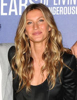 Gisele_Bundchen__National_Geographics_Years_Of_Living_Dangerously_Premiere__26.jpg