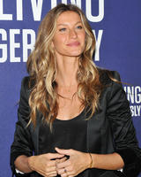 Gisele_Bundchen__National_Geographics_Years_Of_Living_Dangerously_Premiere__28.jpg