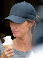 giseleb101016BZNimage2.e3c28db2778e18e1b550603f64d3653e.jpg