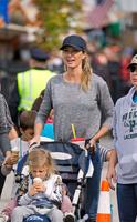 giseleb101016BZNimage7.189d9d47d141f5325d2a1883daeeae81.jpg