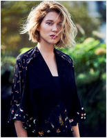 madame_figaro_november_2016_lea_seydoux_by_lucian_bor_00.jpg