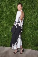 karlie_kloss_cfda_vogue_fashion_fund_awards_at_spring_studios_in_new_york_city_11_07_2016_7.jpg