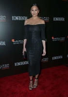 Chrissy_Teigen__Hamilton_Behind_The_Camera_Awards_2016__08.jpg