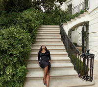 Vogue_US_December_2016_Michelle_Obama_by_Annie_Leibovitz_02.jpg