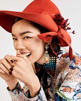 Vogue_US_Dec_2016___02.jpg