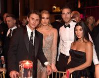 Khloe_Kourtney_Kardashian_Angel_Ball_NYC_2016__1_.jpg