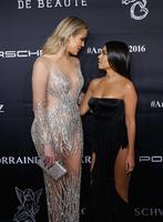 Khloe_Kourtney_Kardashian_Angel_Ball_NYC_2016__2_.jpg