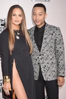 Chrissy_Teigen_John_Legend_2016_American_Music_Awards__1_.jpg