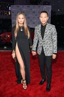 Chrissy_Teigen_John_Legend_2016_American_Music_Awards__9_.jpg