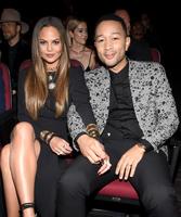 Chrissy_Teigen_John_Legend_2016_American_Music_Awards.jpg