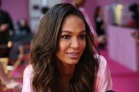 Joan_Smalls__Victorias_Secret_Fashion_Show_Backstage_2016__01.jpg