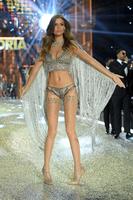 Josephine_Skriver_Victoria_Secret_Swarovski_Look_2016.jpg