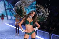 2048x1536_fit_izabel_goulart_walks_the_runway_during_the_victoria_s_secret_fashion_show_at_the_grand_palais_in.jpg