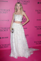 Maggie_Lane__Victorias_Secret_Fashion_Show_2016_After_Party__05.jpg