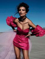 vogue_spain_february_2017_emily_ratajkowski_by_miguel_reveriego_05.jpg