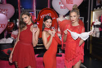 lingerie_valentines_day_2017_angels_gift_picks_5th_avenue_event_victoria_secret_hi_res.jpg