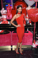 lingerie_valentines_day_2017_sara_5th_avenue_event_victoria_secret_hi_res.jpg