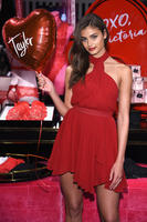 lingerie_valentines_day_2017_taylor_5th_avenue_event_victoria_secret_hi_res.jpg