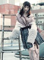 HarpersBazaarTailandia_Abril2017_LumaGrothe_phFrancescoVincenti_03.jpg