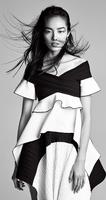 Vogue_China_March_2017_Fei_Fei_Sun_by_Patrick_Demarchelier_04.jpg