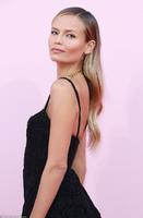 40A0336700000578_4528356_Beautiful_Russian_supermodel_Natasha_cut_a_sensational_figure_in_a_55_1495437685727.jpg