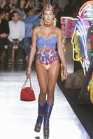 Moschino_1192.54972dc550aa4279af23aa179bf68b25.jpg