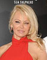 hqcelebcorner_80.jpg