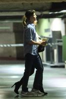 44458033_44321925_hqcelebcorner_89.jpg