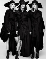 vogue_japan_september_2017_15_lara_stone_natasha_poly_anna_ewers_by_luigi_iango.c92dc74ef18f1102abf19924dd66b8eb.jpg